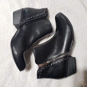 NWOT Esprit Black Booties